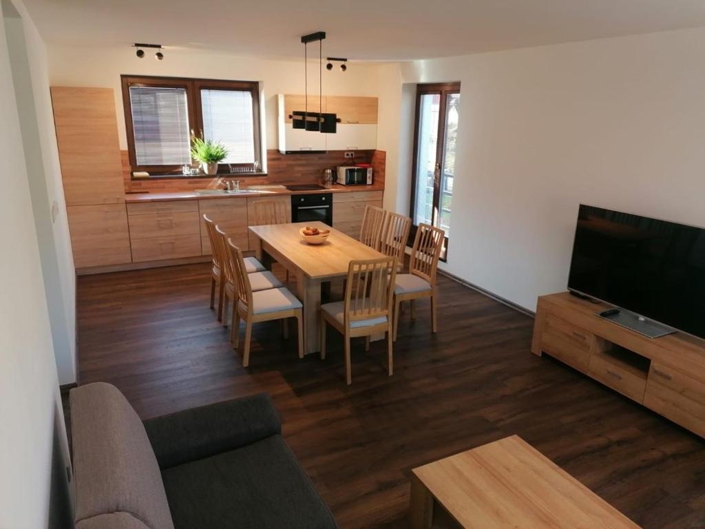 Apartmanovy Dom טרצ'ובה מראה חיצוני תמונה