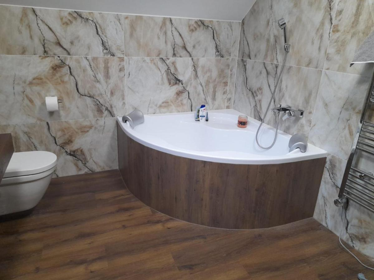 Apartmanovy Dom טרצ'ובה מראה חיצוני תמונה